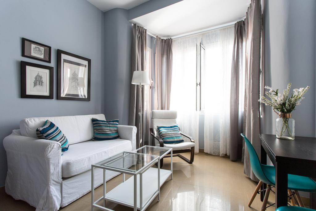 Apartamentos Edificio Constitucion Севиля Стая снимка