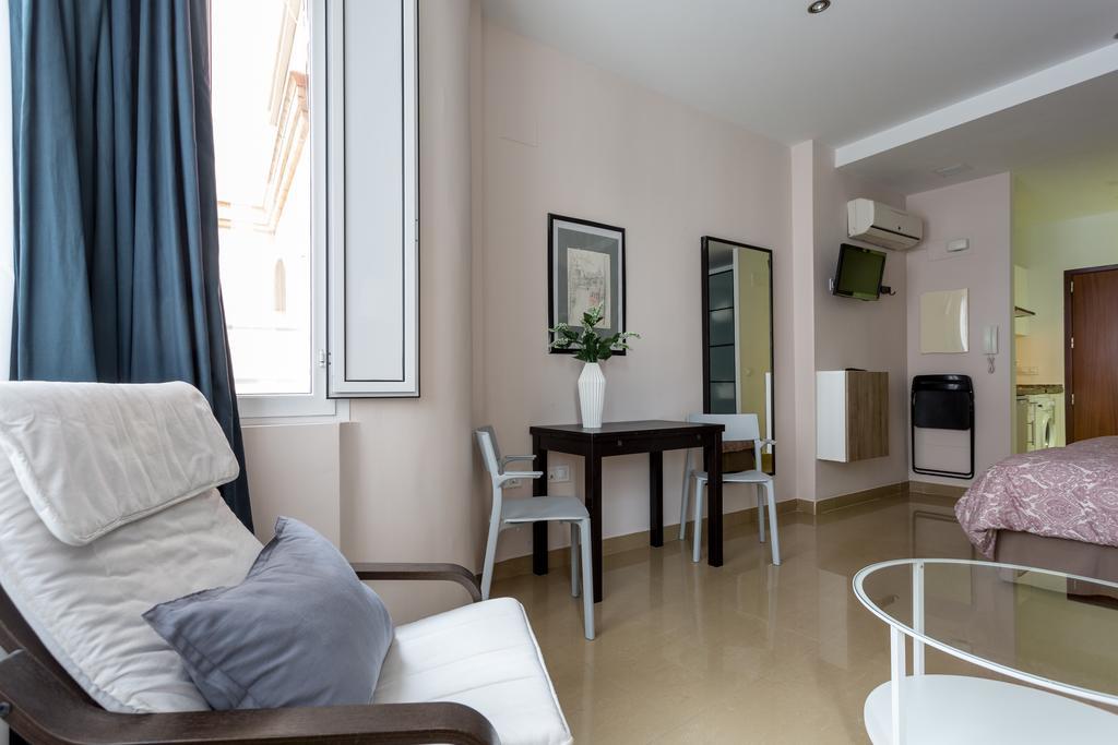Apartamentos Edificio Constitucion Севиля Екстериор снимка