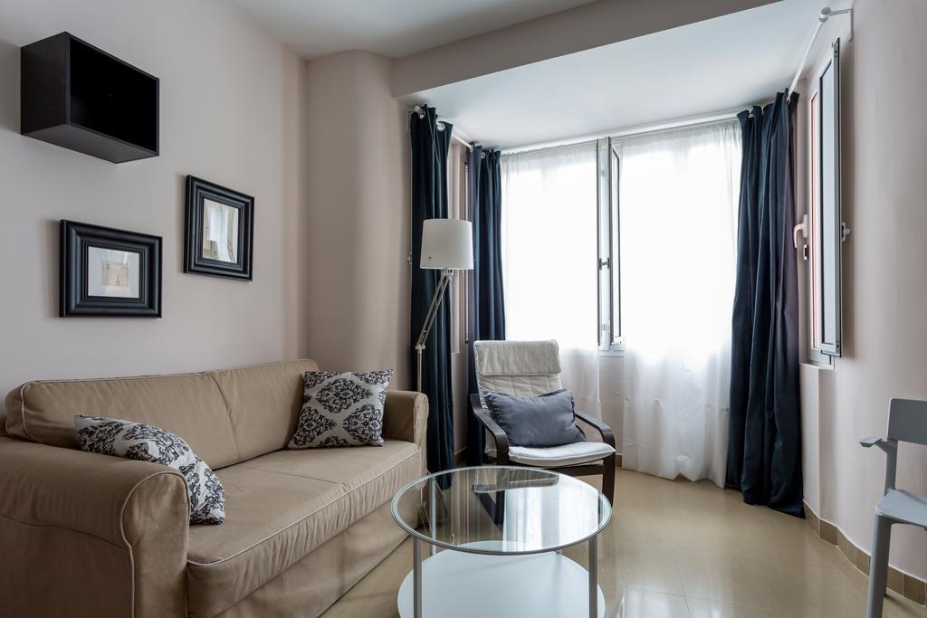 Apartamentos Edificio Constitucion Севиля Екстериор снимка