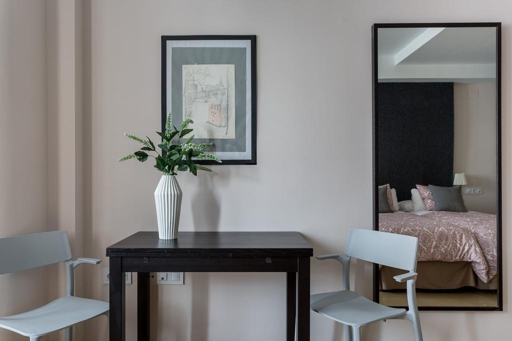 Apartamentos Edificio Constitucion Севиля Екстериор снимка